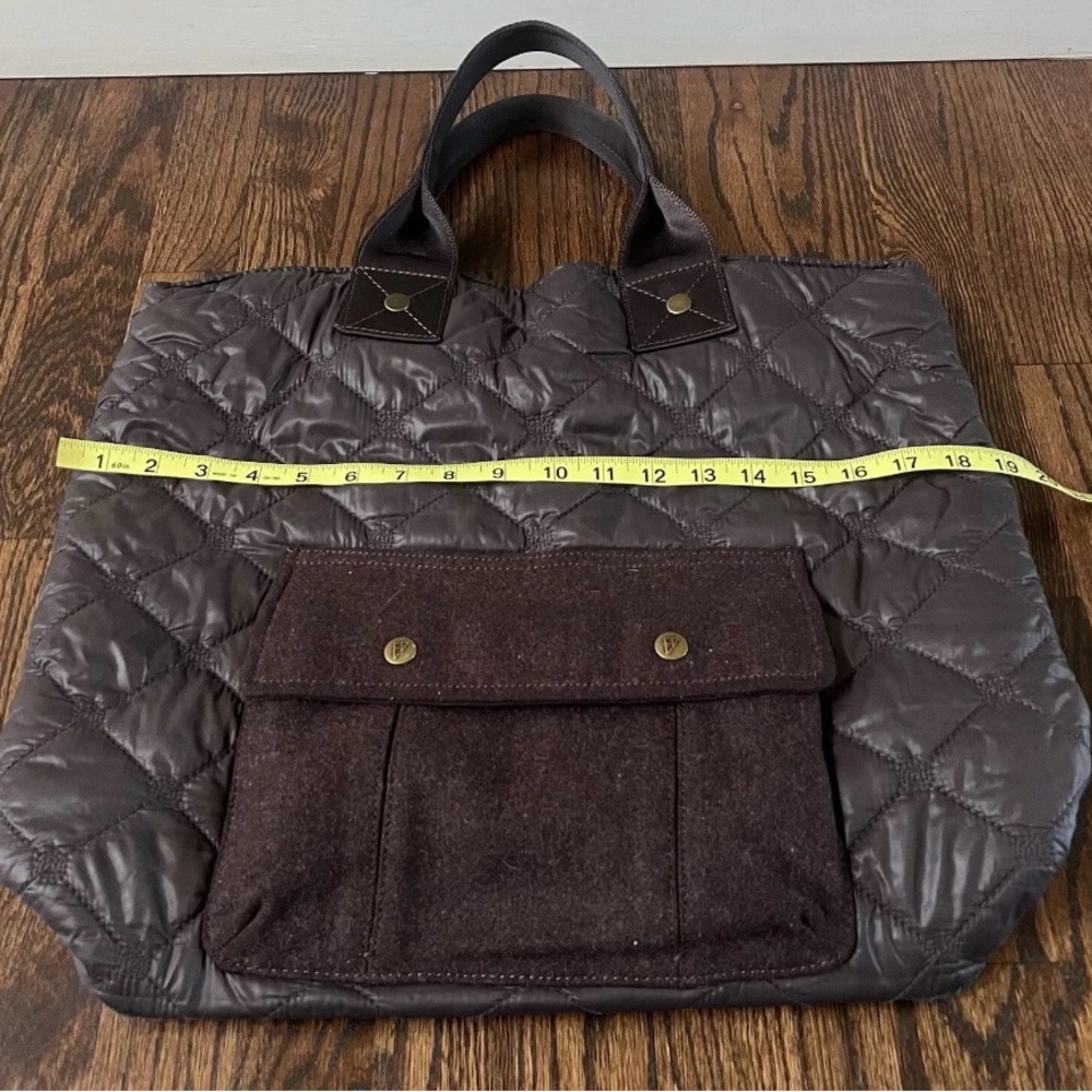 🔆SOLD🔆EDDIE BAUER -UNI-SEX Quilted
Brown Everyday Travel Shopper Carry-On Bag